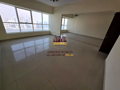 3BR apartment in Al Khan, Sharjah. Sea view, panoramic windows, maid’s room, free gym, pool and parking. AED 70,000/year.
