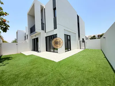 Well-Maintained 4Bedroom Townhouse Villa For Rent in La Rosa 6 Villanova