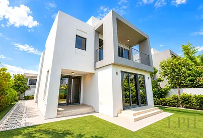 Large Plot | Vacant | 3 Bedroom + Maid
