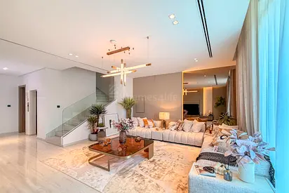 BRAND NEW | PARK FACING | PRIVATE LIFT |