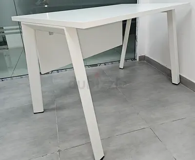 Nrw modern Fesk, FREE gift a spinning chair wood and leather