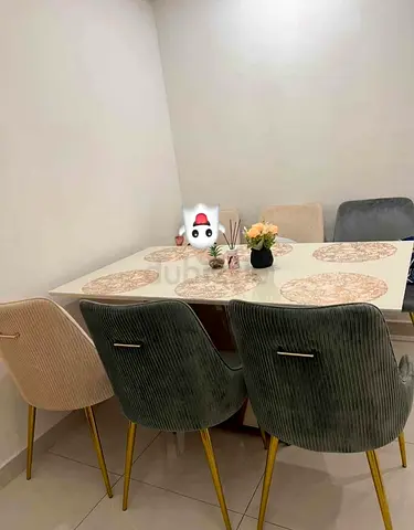 Modern dining table with 6 velvet chairs - set
