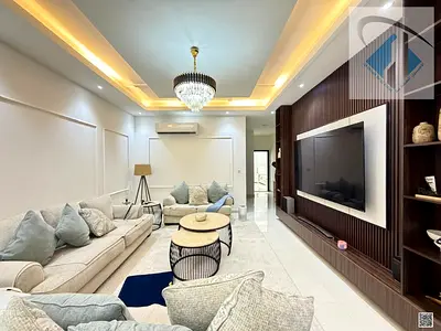 A villa in a prime location, directly opposite Al-Hamidiyah Park.