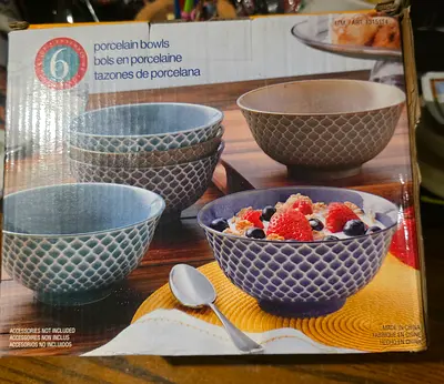 Set of 6 Decorative Porcelain Bowls - Blue/Grey. New. Box Piece. Never Used. AED 35 Only!