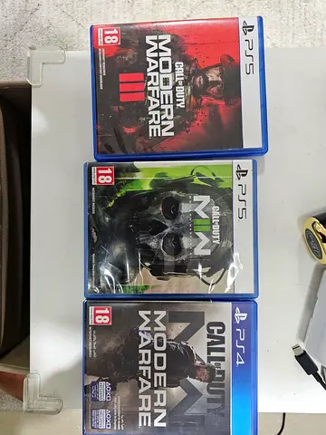 Call of Duty Modern Warfare + MWII (PS4 & PS5) - 3 Original Discs