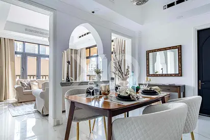 Spacious Furnished 2-Bedroom Apartment, Fully Renovated