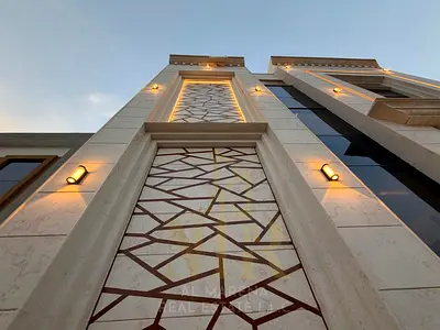 الحليو 2 _ عجمان | 6 غرف ماستر ~ ارتداد امام الفيلا 16 متر + طابقين وروف | عرض مميز يشمل رسوم التسجيل