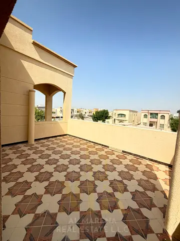 Villa in Al Rawda 2, located near Sheikh Ammar Street and the mosque. Available for freehold owners