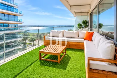 Fully Furnished | Beachside Living | Sea View