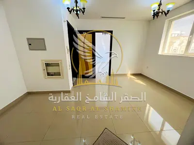 غرفه وصاله بالنباعه للايجار السنوي بموقع مميز وتصميم راقي باقل سعر قريب من الخدمات