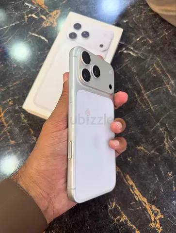 iPhone 17 pro max 256gb - Silver, Good Condition with Original Box