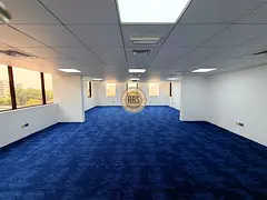 SPECIOUS OFFICE READY TO MOVE|FLEXIBLE CHEQUES|NEAR TO BUS STOP|IN DIP 1
