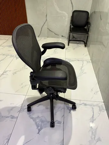 For selling Herman miller Areon chair size B and C available