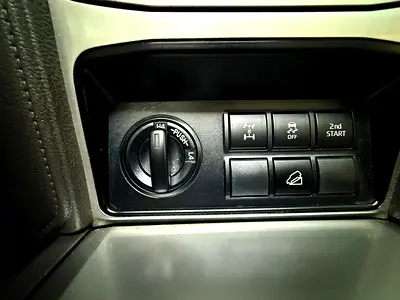 2021 Toyota PRADO — миниатюра 17