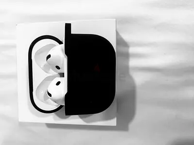 AirPods with Without wireless Charging Case