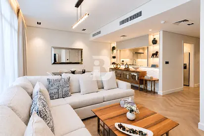 Fully Upgraded 3BR Townhouse | VOT | Private Garden
