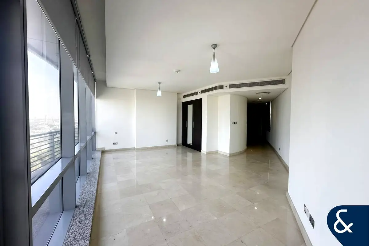 Available Now | Unfurnished | Large Layout