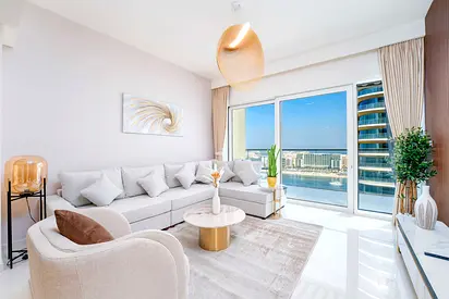 Exclusive Beachfront 2 Bed with Pool & Palm View