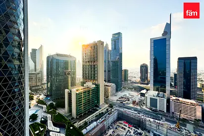 2 bed / DIFC and Sea View / Corner Unit