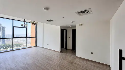 Higher Floor - Closed Kitchen - Ready 2 Move in