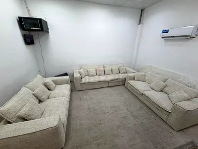Looks like new condition pan home sofa set