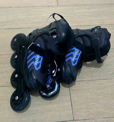 Pair of kid's Roller Skating - size UK 3-5 (EU 35-38)