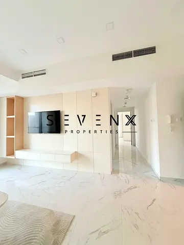 Spacious 1BR | Closed Kitchen | With Balcony