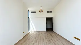 1 MONTH FREE - PODIUM UNIT - CLOSED KITCHEN- VIEWING ANYTIME
