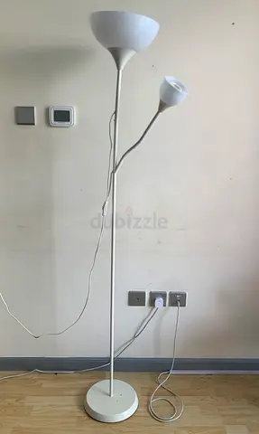 White floor lamp with adjustable reading arm - good working condition