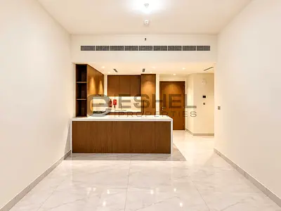 Modern 1 BR with Balcony | Prime Location