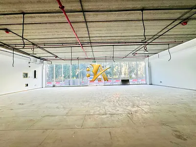 ROAD FACING | AMZING LAYOUT | GROUND FLOOR | CHILLER INSTALLED | ENTERY AND EXIT TO E311