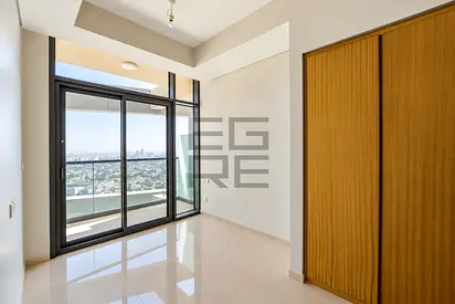 High Floor | Central Location | Open Kitchen