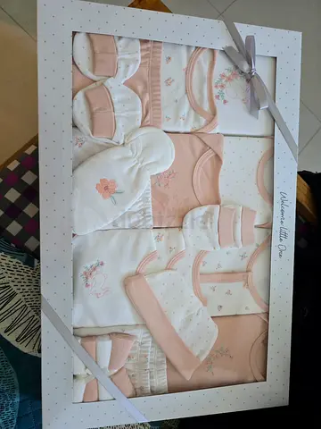 Newborn Baby 10pc Layette Clothing Gift Set - Neutral Peach/White