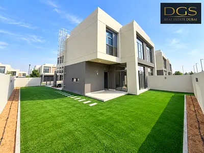Exceptional 3BR | Corner Unit | Landcaped Garden