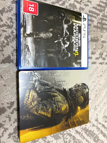 Call of Duty: Modern Warfare II (PS5) with Steel book - new