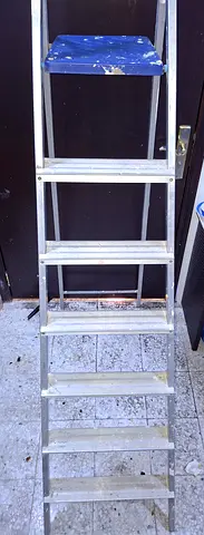 6-step Aluminum Folding Ladder - Light Duty, Used
