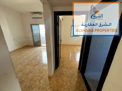 أجمل الشقق وأقل الأسعار للإيجار السنوي في الراشدية 2 - عجمان بجوار حديقة السيدات وبالقرب من كورنيش عجمان. شقة غرفتين وصالة بتشطيبات ممتازة، مضيئة بالك