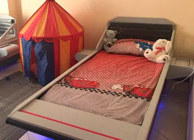 Single bed by Home Centre ( 90x200cm)