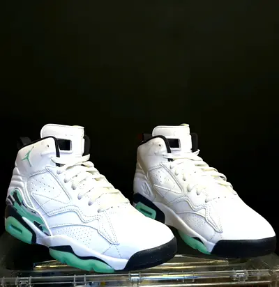 Nike Air Jordan MVP 678 DZ4475-103 Sneaker White