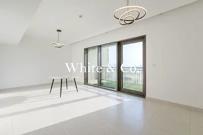 Corner | Bright Unit | Partial Sea View