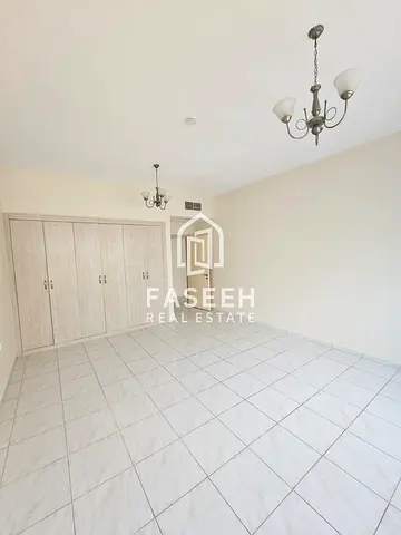 غرفه وصاله طابق3_البنايه على شارع رئيسي عدد الأحرف: 34/150