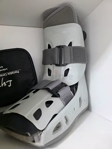 Lightweight Adjustable Medical Walking Boot - Aircast - Injury