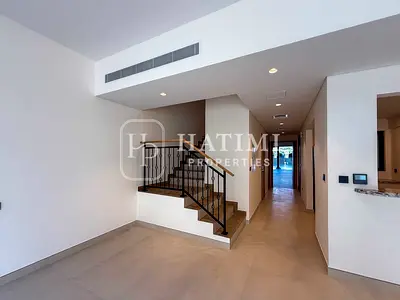 Modern 4 Bedroom Town House | Prime location | Vacant