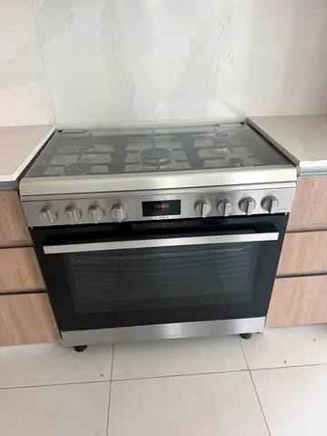 Bosch series 6 Lasted Modal Full GaS Coker same like New Condition And Perfect working