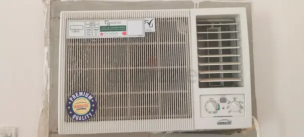 Used window air conditioner (wall-mounted) - working condition
