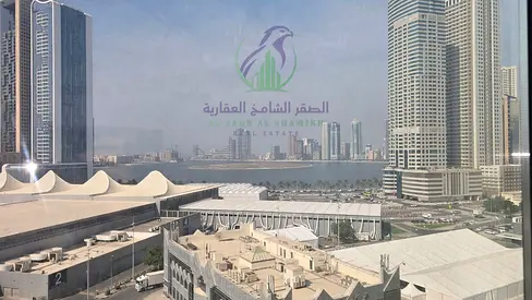 3 غرف وصالة بالتعاون | إطلالة بحرية جانبية وبلكونة | باركينج مجاني | غرفة خادمة وغسيل | 3 حمامات | 5 دفعات