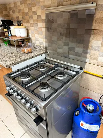 Electrolux 4 Burners  full gas cooker size 60cm with oven fan