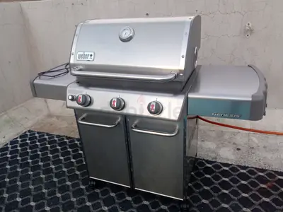 Weber Genesis 3 burnols E310 used gas grill BBQ is for sale