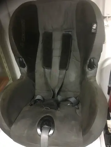 2 x Maxi-Cosi Child Car Seats – Grey