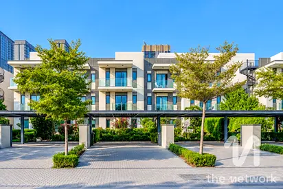 Available Now | 5 Beds with Maid | Spacious Garde